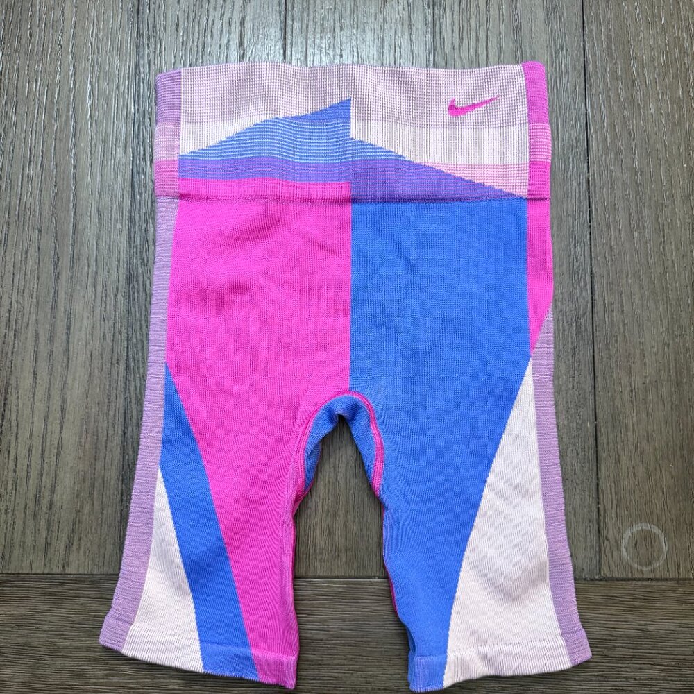 Nike Icon Clash Women's Seamless 8" Training Shorts